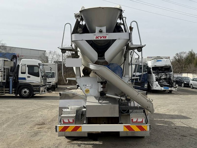 UDトラックスクオンミキサー車（コンクリートミキサー）大型（10t）[写真05]