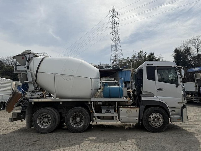 UDトラックスクオンミキサー車（コンクリートミキサー）大型（10t）[写真06]