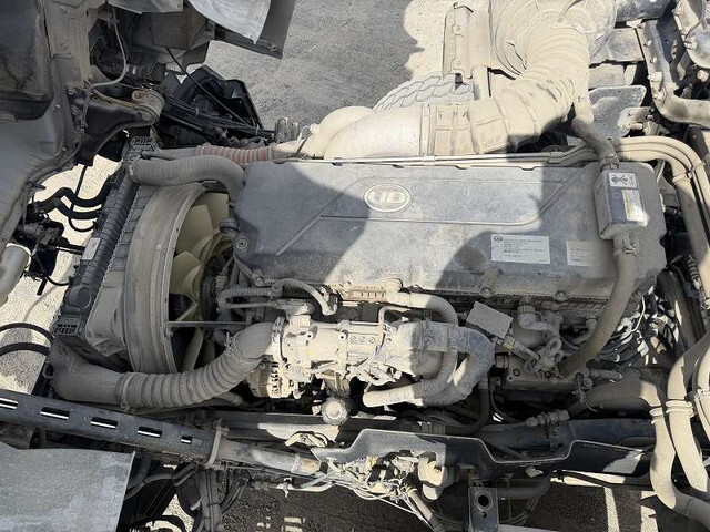 UDトラックスクオンミキサー車（コンクリートミキサー）大型（10t）[写真08]