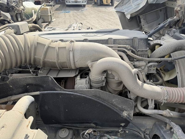 UDトラックスクオンミキサー車（コンクリートミキサー）大型（10t）[写真09]