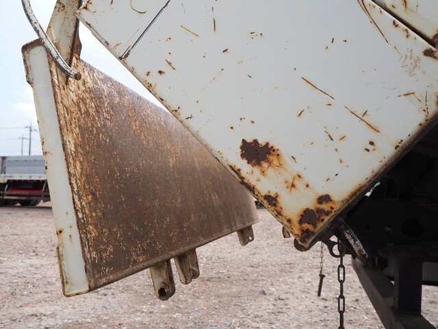 いすゞエルフダンプ・クレーン付小型（2t・3t）[写真25]