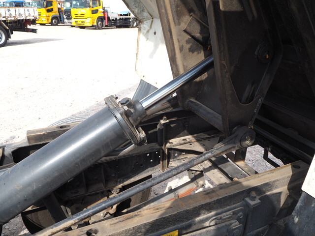 いすゞエルフダンプ・クレーン付小型（2t・3t）[写真29]