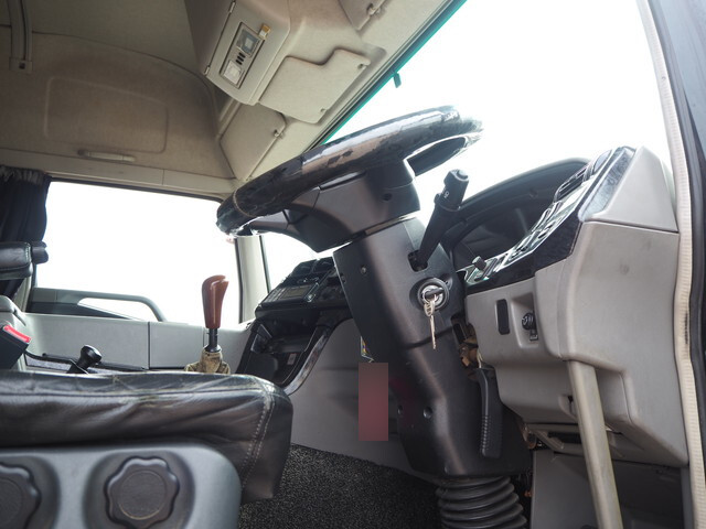 三菱ふそうスーパーグレート冷凍車（冷蔵車）大型（10t）[写真31]