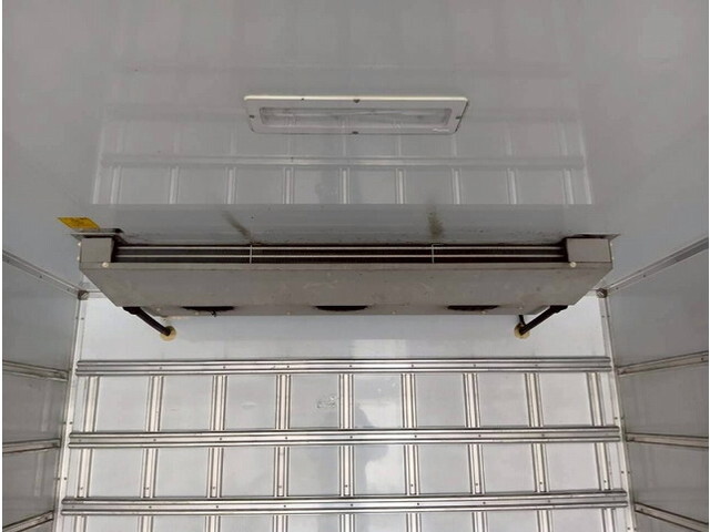 日野レンジャー冷凍車（冷蔵車）中型（4t）[写真13]