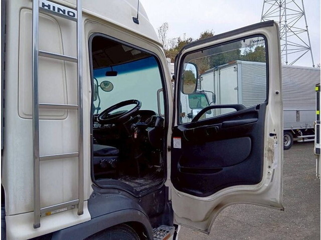 日野レンジャー冷凍車（冷蔵車）中型（4t）[写真14]