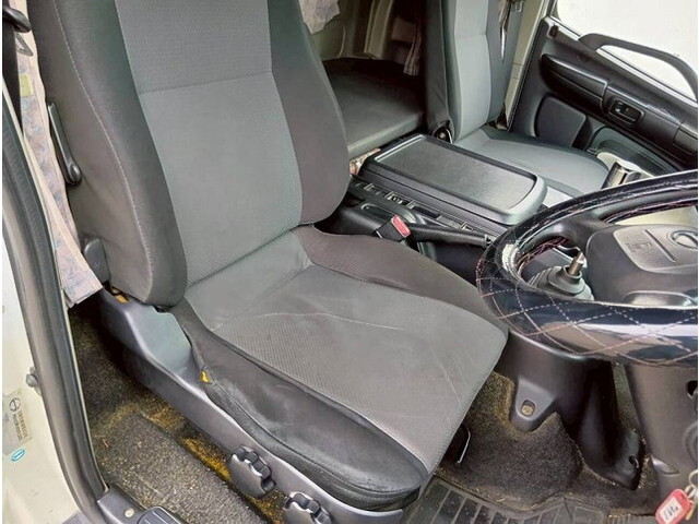 日野レンジャー冷凍車（冷蔵車）中型（4t）[写真16]