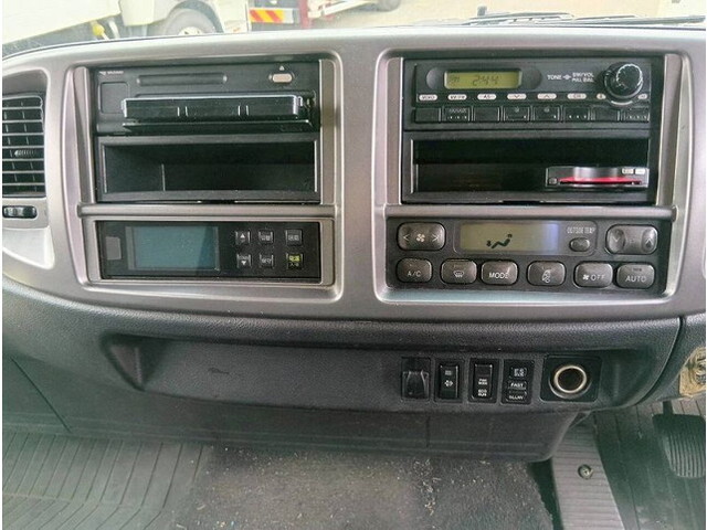 日野レンジャー冷凍車（冷蔵車）中型（4t）[写真18]