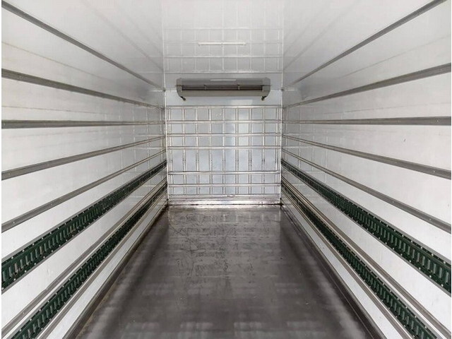 日野レンジャー冷凍車（冷蔵車）中型（4t）[写真09]