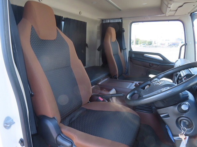 日野レンジャーアルミウイング中型（4t）[写真23]