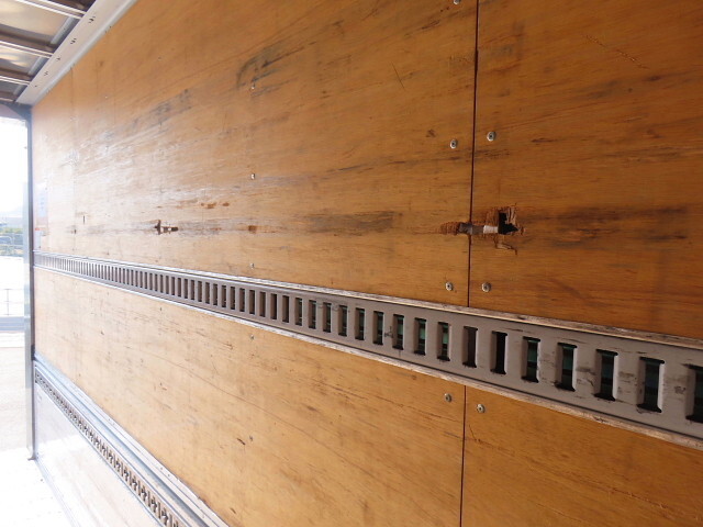 日野レンジャーアルミウイング中型（4t）[写真32]