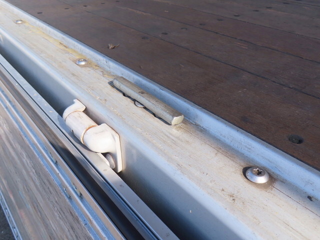 日野レンジャーアルミウイング中型（4t）[写真35]