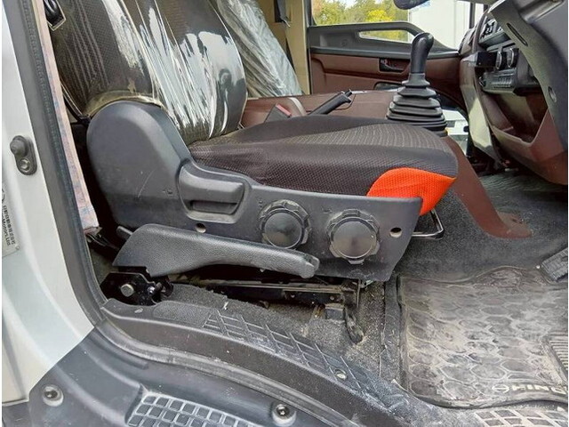 日野レンジャーミキサー車（コンクリートミキサー）大型（10t）[写真33]