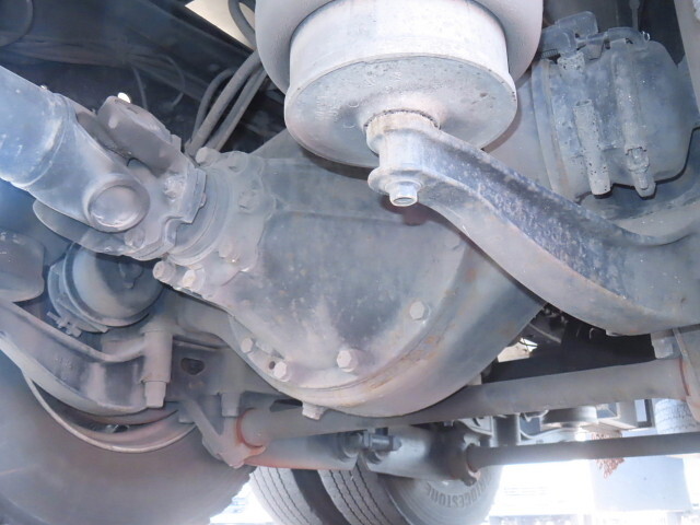 いすゞギガアルミウイング大型（10t）[写真10]