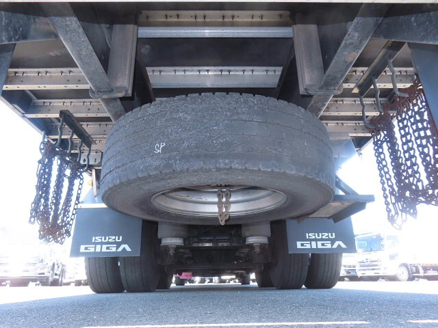いすゞギガアルミウイング大型（10t）[写真13]
