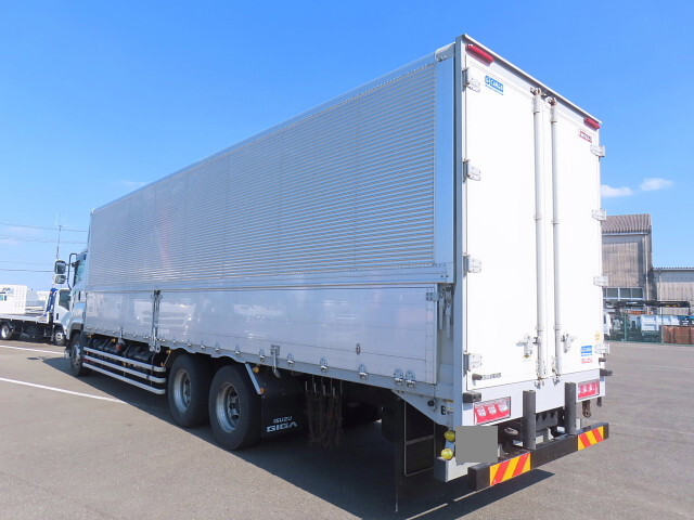 いすゞギガアルミウイング大型（10t）[写真02]