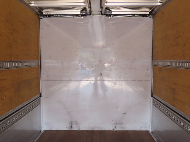 いすゞギガアルミウイング大型（10t）[写真32]