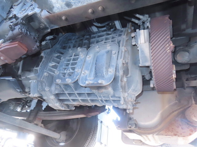 いすゞギガアルミウイング大型（10t）[写真09]