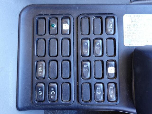 三菱ふそうスーパーグレートトレーラーヘッド（トラクターヘッド）大型（10t）[写真17]