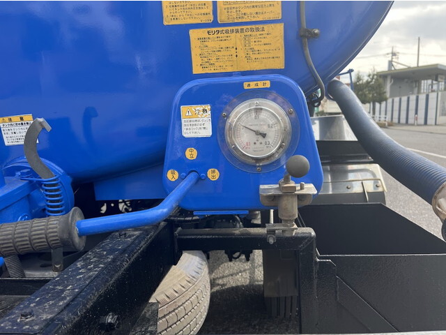 日野デュトロバキュームカー小型（2t・3t）[写真15]