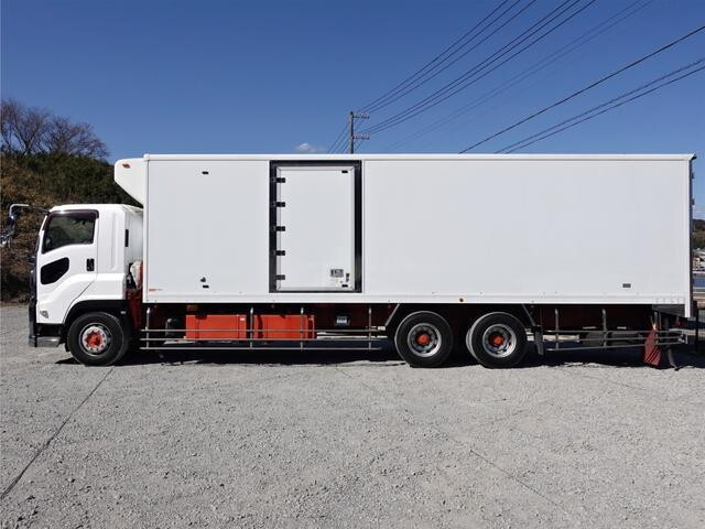 いすゞギガ冷凍車（冷蔵車）大型（10t）[写真12]