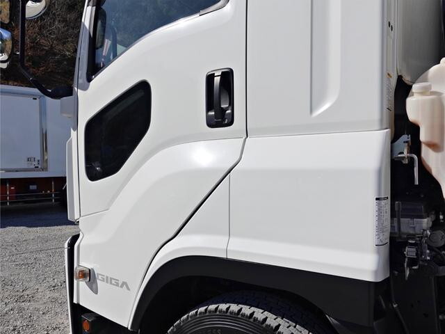 いすゞギガ冷凍車（冷蔵車）大型（10t）[写真12]