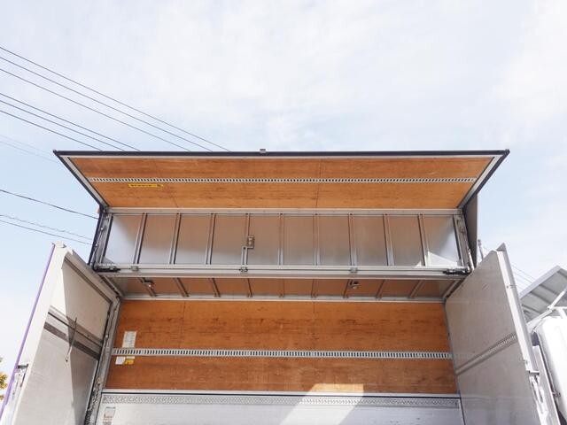 いすゞフォワードアルミウイング中型（4t）[写真11]