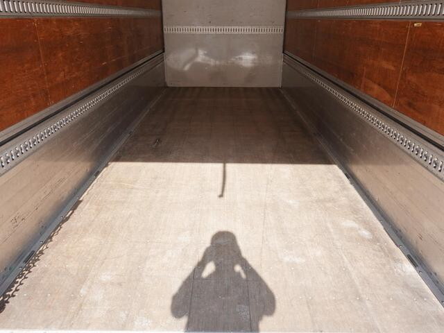 いすゞフォワードアルミウイング中型（4t）[写真14]