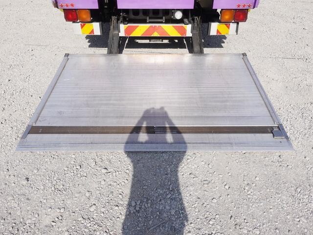 いすゞフォワードアルミウイング中型（4t）[写真09]