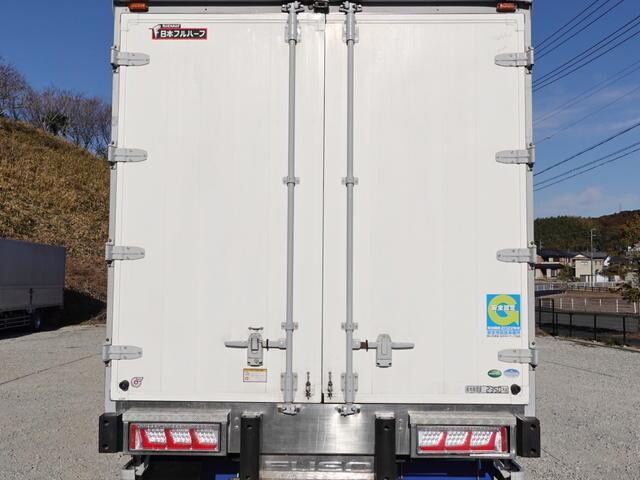 三菱ふそうファイターアルミバン中型（4t）[写真02]