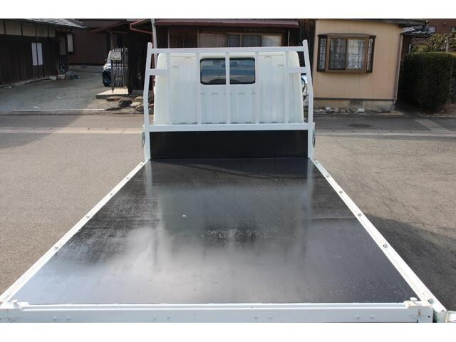 三菱ふそうキャンター平ボディ小型（2t・3t）[写真12]