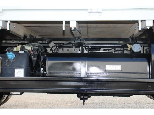 三菱ふそうキャンター平ボディ小型（2t・3t）[写真25]