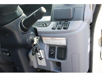 三菱ふそうキャンター平ボディ小型（2t・3t）[写真36]