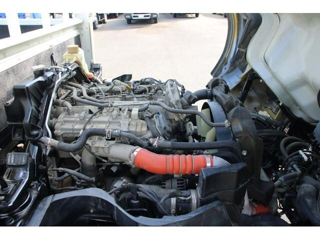 三菱ふそうキャンター平ボディ小型（2t・3t）[写真09]