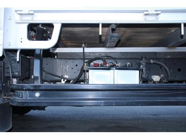 日野デュトロ平ボディ小型（2t・3t）[写真17]