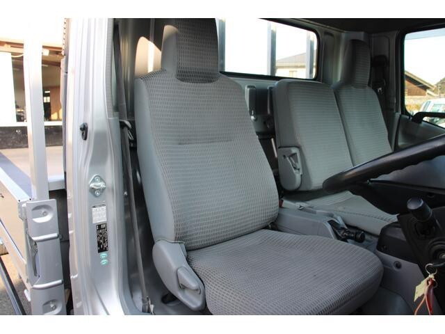 日野デュトロ平ボディ小型（2t・3t）[写真33]