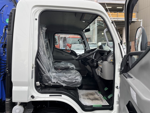 三菱ふそうキャンタークレーン4段小型（2t・3t）[写真15]