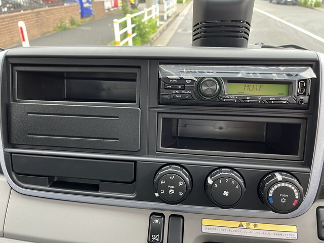 三菱ふそうキャンタークレーン4段小型（2t・3t）[写真16]