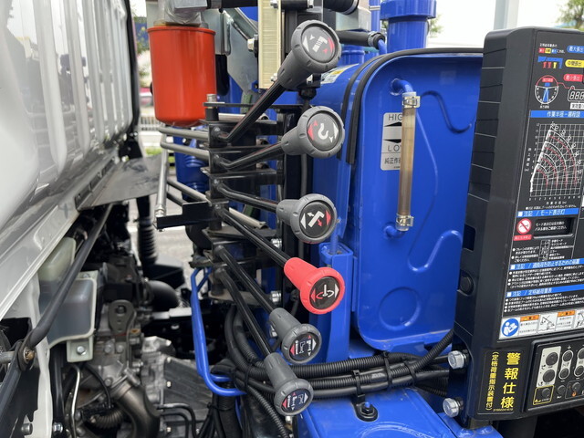 三菱ふそうキャンタークレーン4段小型（2t・3t）[写真22]