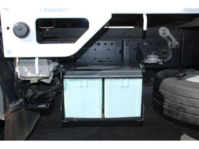 いすゞエルフ平ボディ小型（2t・3t）[写真16]