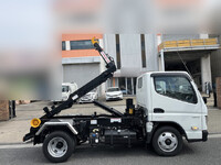 三菱ふそうキャンターコンテナ専用車小型（2t・3t）[写真20]