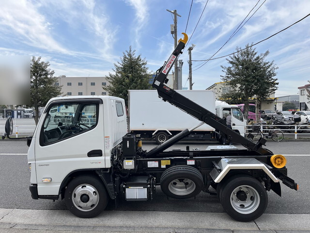 三菱ふそうキャンターコンテナ専用車小型（2t・3t）[写真20]