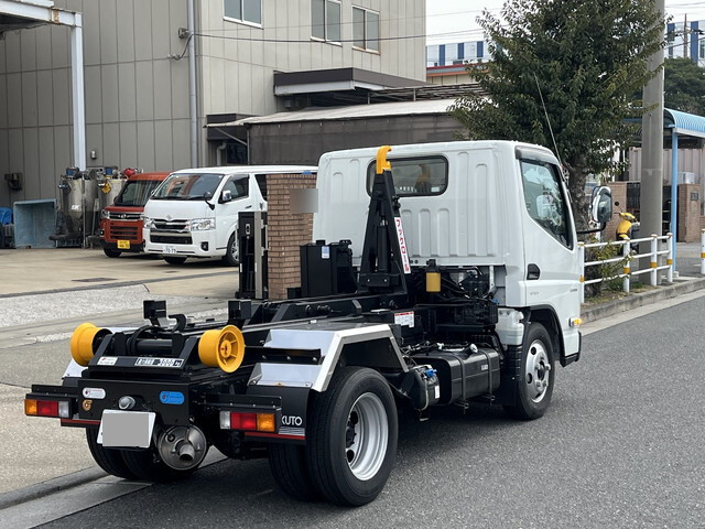 三菱ふそうキャンターコンテナ専用車小型（2t・3t）[写真04]