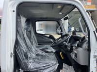 三菱ふそうキャンターコンテナ専用車小型（2t・3t）[写真10]