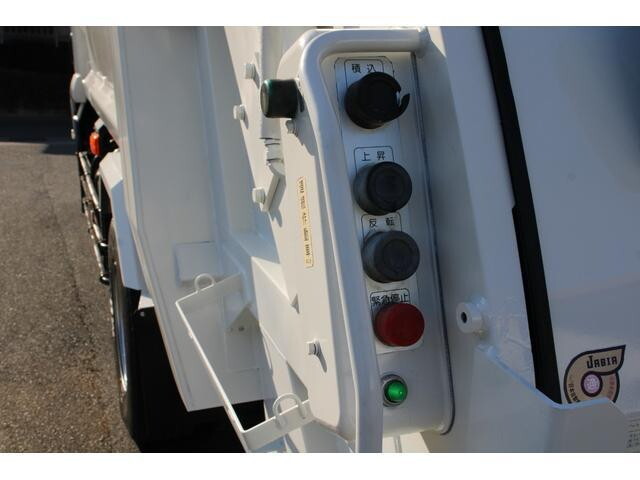 いすゞフォワードパッカー車（塵芥車）増トン（6t・8t）[写真11]