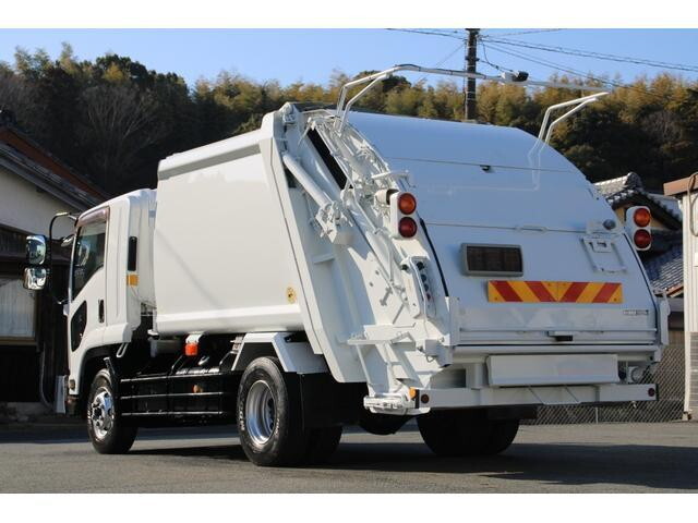 いすゞフォワードパッカー車（塵芥車）増トン（6t・8t）[写真02]