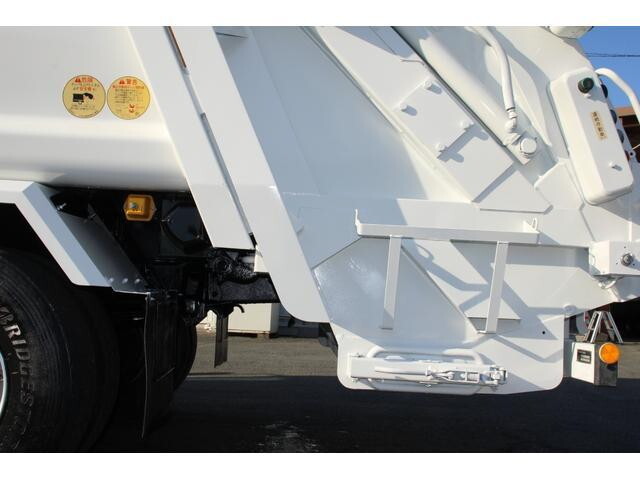 いすゞフォワードパッカー車（塵芥車）増トン（6t・8t）[写真26]