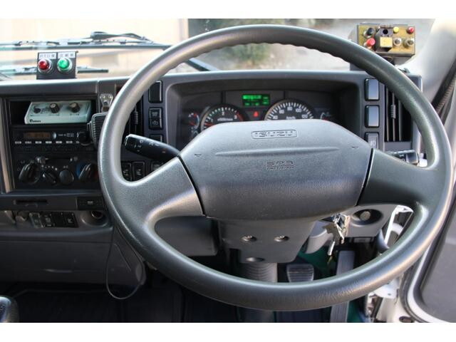 いすゞフォワードパッカー車（塵芥車）増トン（6t・8t）[写真31]