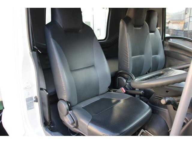 いすゞフォワードパッカー車（塵芥車）増トン（6t・8t）[写真37]