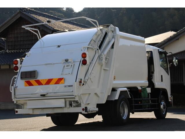 いすゞフォワードパッカー車（塵芥車）増トン（6t・8t）[写真04]