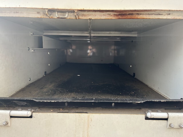 三菱ふそうキャンター高所作業車小型（2t・3t）[写真12]